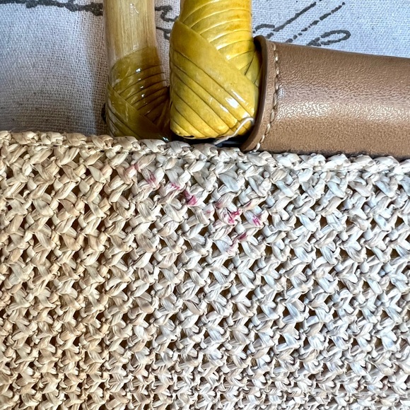 Vintage Fossil woven purse with wooden handles - Picture 15 of 16